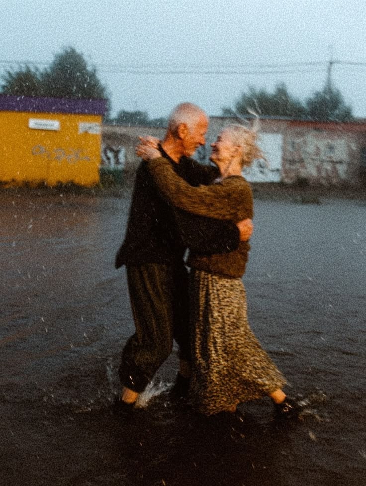 O amor que muda de lugar e a arte de sustentar um universo